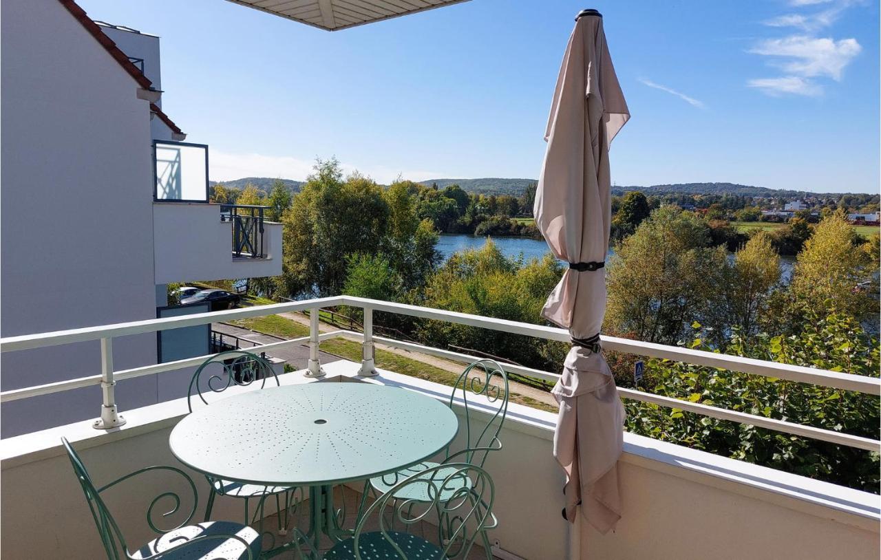 Awesome Apartment In Triel-Sur-Seine With Kitchen Exteriör bild