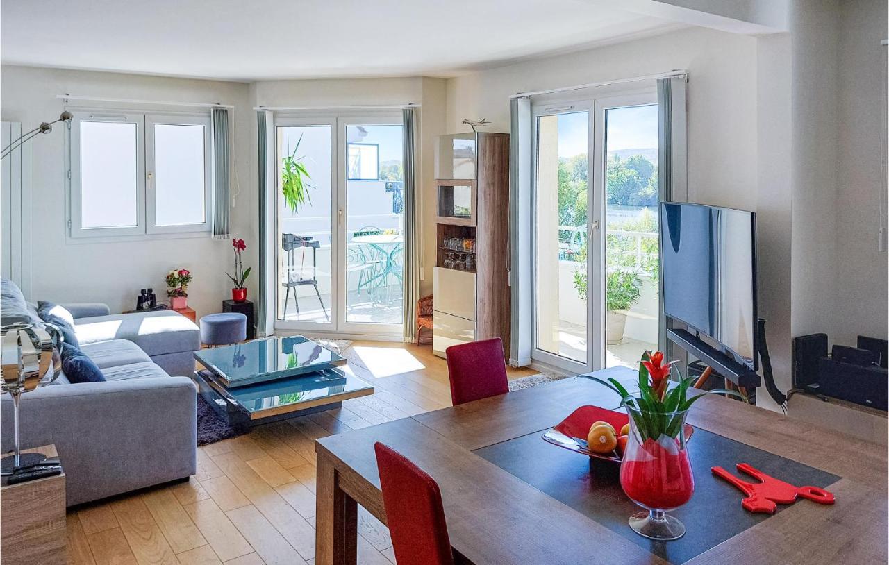 Awesome Apartment In Triel-Sur-Seine With Kitchen Exteriör bild