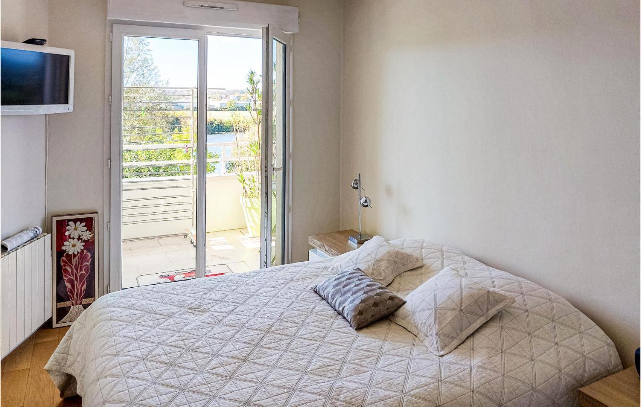 Awesome Apartment In Triel-Sur-Seine With Kitchen Exteriör bild