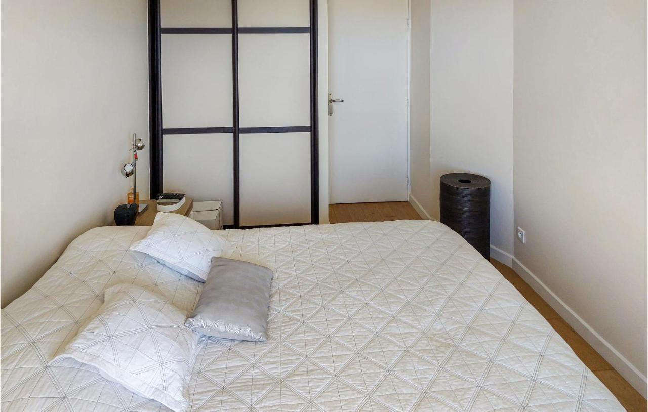 Awesome Apartment In Triel-Sur-Seine With Kitchen Exteriör bild
