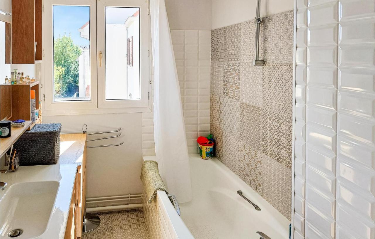 Awesome Apartment In Triel-Sur-Seine With Kitchen Exteriör bild